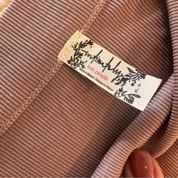 Free People Mauve Ribbed Woman’s Top Half Sleeves Layering Fitted Fall Festival - Picture 2 of 13